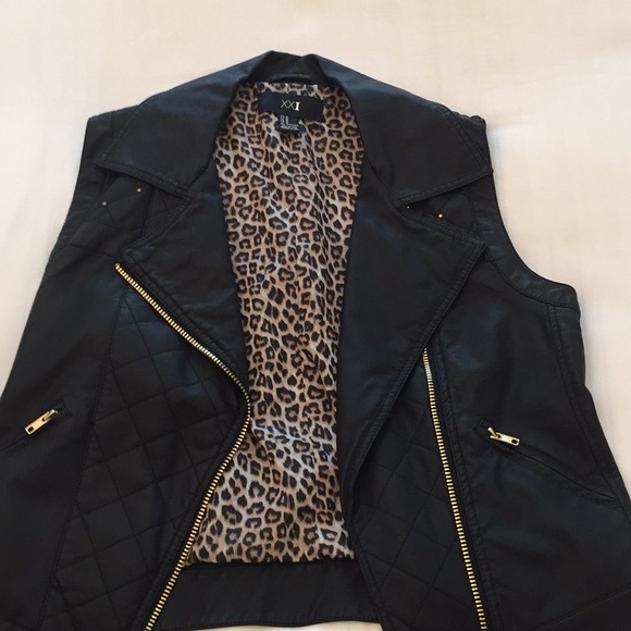 Forever 21 Motorcycle Style Vest w/Gold Detailing - Picture 4 of 8